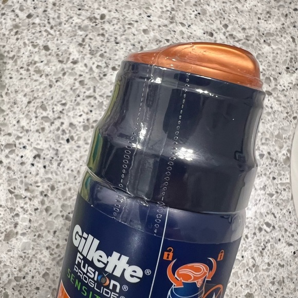 Gillette Fusion Proglide Sensitive Gel 2 in 1 - Ocean Breeze - Picture 2 of 3